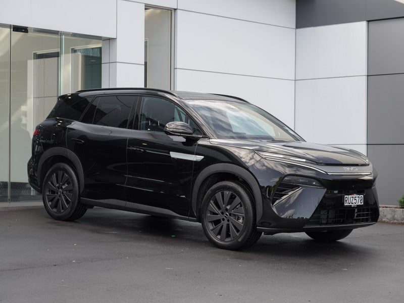 2026 BYD Sealion 8 DM-I Dynamic FWD