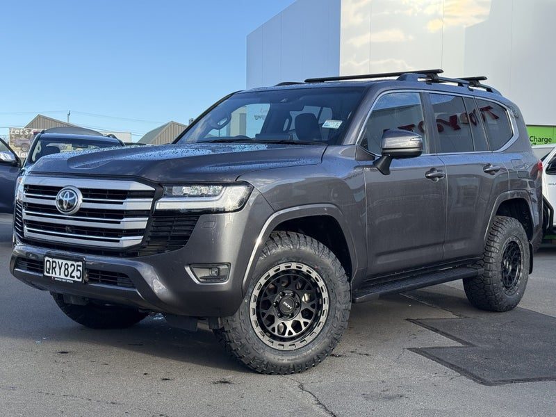 2024 Toyota Land Cruiser VX, photo 3
