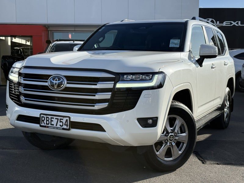 2025 Toyota Land Cruiser VX, photo 2