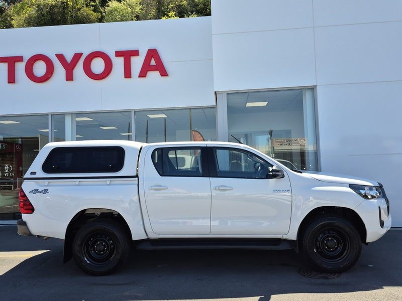 2024 Toyota Hilux SR 2.8DT HYB 4WD Auto, photo 2