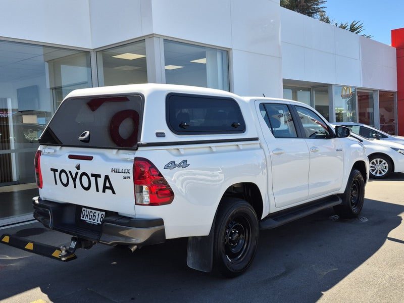 2024 Toyota Hilux SR 2.8DT HYB 4WD Auto, photo 3