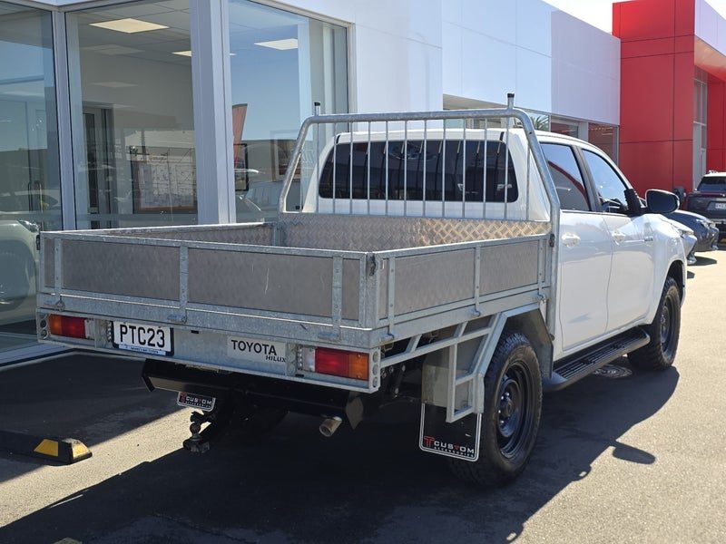 2023 Toyota Hilux SR 2.8DT 4WD Flat Deck Auto, photo 3