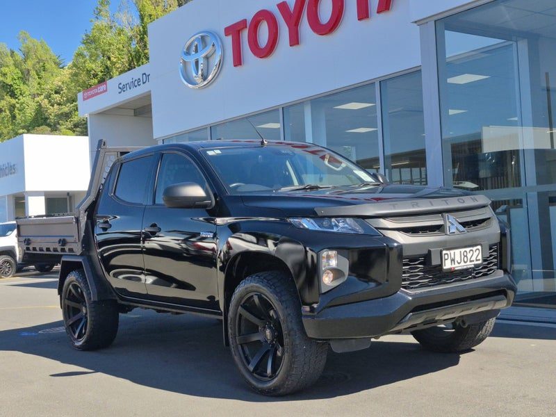 2023 Mitsubishi Triton GLX 2.4TD 4WD 6A Flat deck