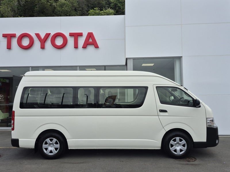 2020 Toyota Hiace ZX minibus 3.0DT 12Seater Auto, photo 2