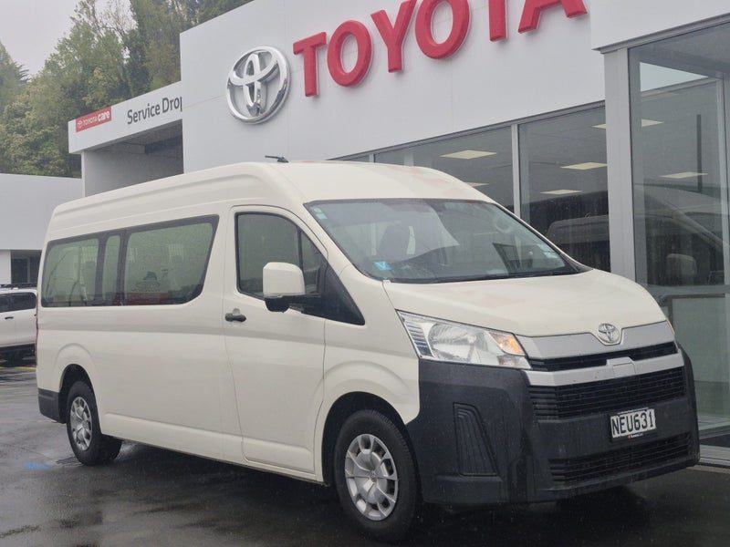 2020 Toyota Hiace ZX Minibus 2.8DT 10 seater