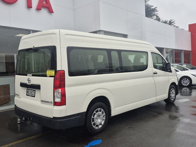 2020 Toyota Hiace ZX Minibus 2.8DT 10 seater, photo 3