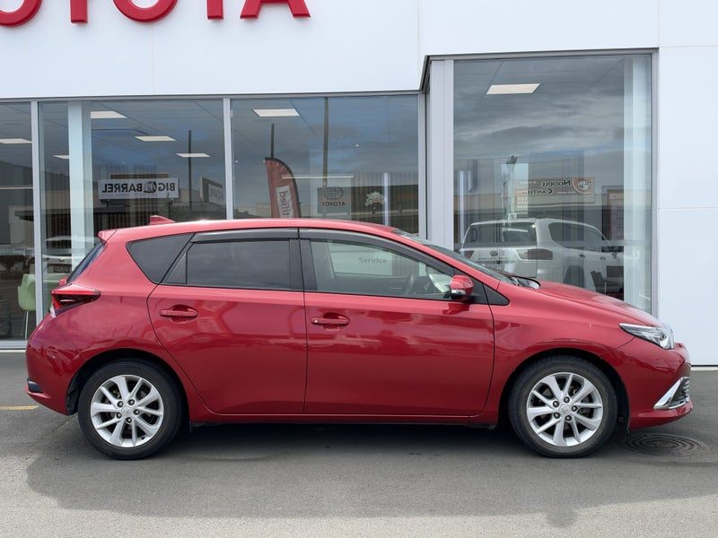 2017 Toyota Corolla Auris Auto, photo 2