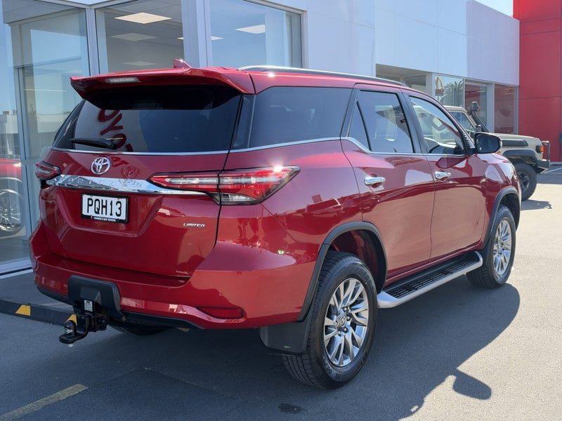 2022 Toyota Fortuner Limited 2.8DT 4WD Auto, photo 3