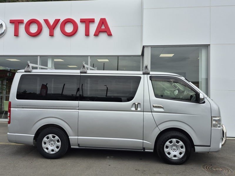 2018 Toyota Hiace ZL 2.8DT 2WD Auto, photo 2