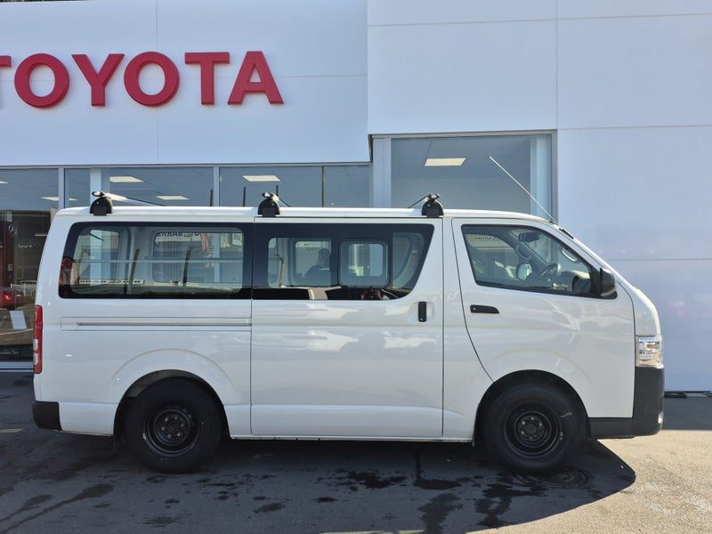 2017 Toyota Hiace ZL 3.0TD 2WD 5Manual, photo 2