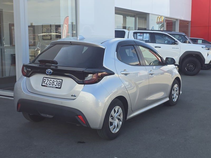 2021 Toyota Yaris X 1.5P HYBRID Auto, photo 3