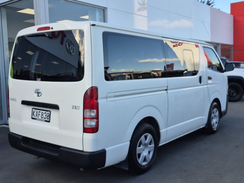 2016 Toyota Hiace ZL 3.0DT 2WD Auto 5Seat, photo 3