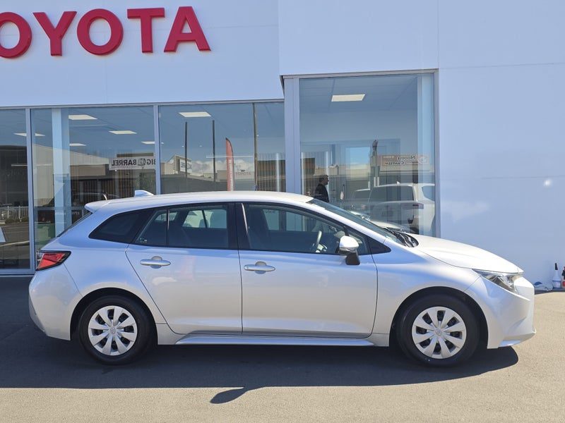 2022 Toyota Corolla Touring, photo 2