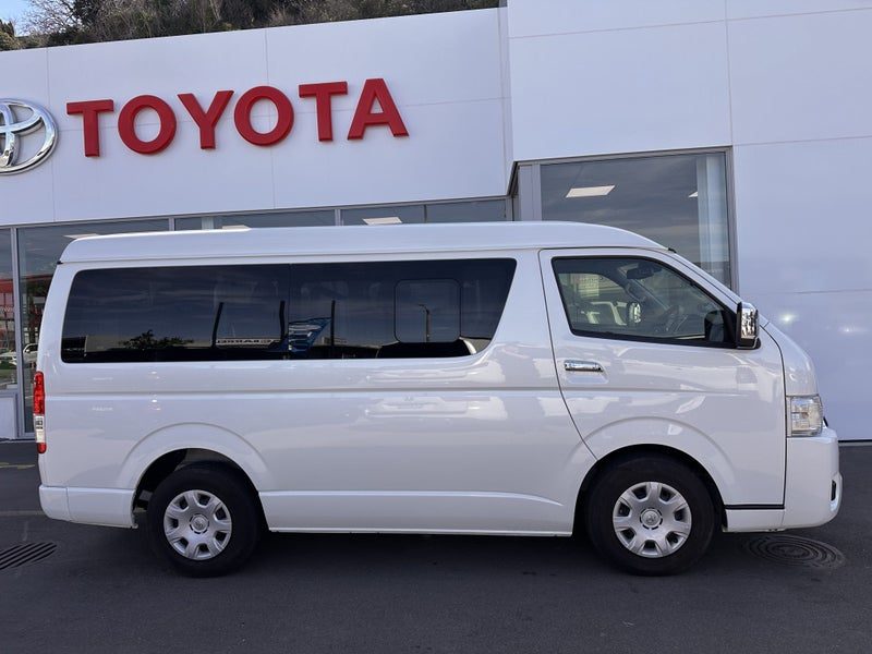 2024 Toyota Hiace 2.7P 10seat Auto, photo 2