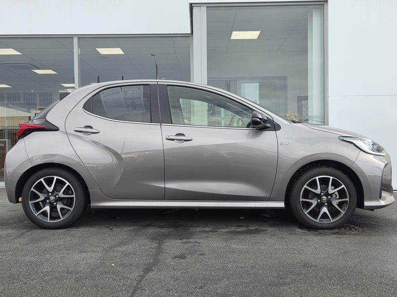 2025 Toyota Yaris ZR 1.5P HYBRID Auto, photo 2