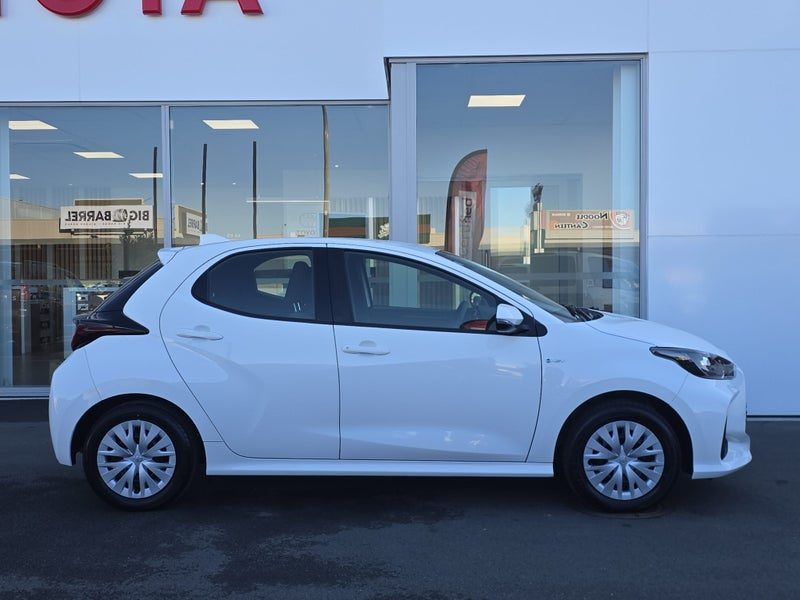 2024 Toyota Yaris GX 1.5P HYBRID Auto, photo 2