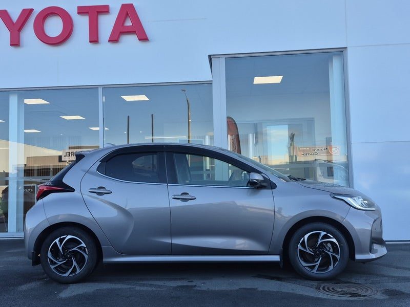 2021 Toyota Yaris Z 1.5P HYBRID Auto, photo 2