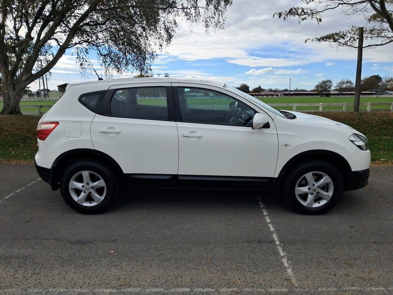 2014 Nissan Qashqai 2.0 St At, photo 2