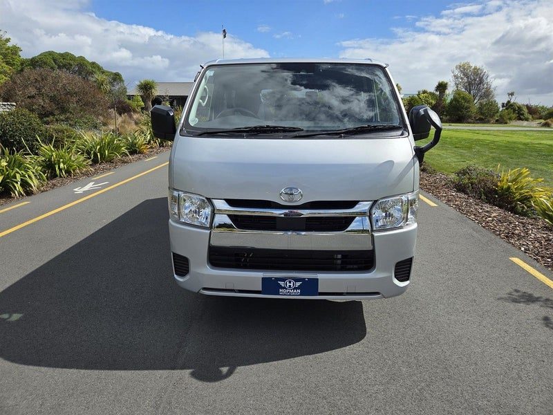 2022 Toyota Hiace Diesel 2.8 TD GL 5 Door LWB 6AT, photo 2