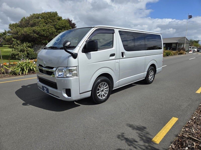 2022 Toyota Hiace Diesel 2.8 TD GL 5 Door LWB 6AT, photo 3
