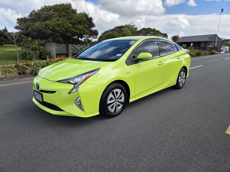2016 Toyota Prius 5D A, photo 3