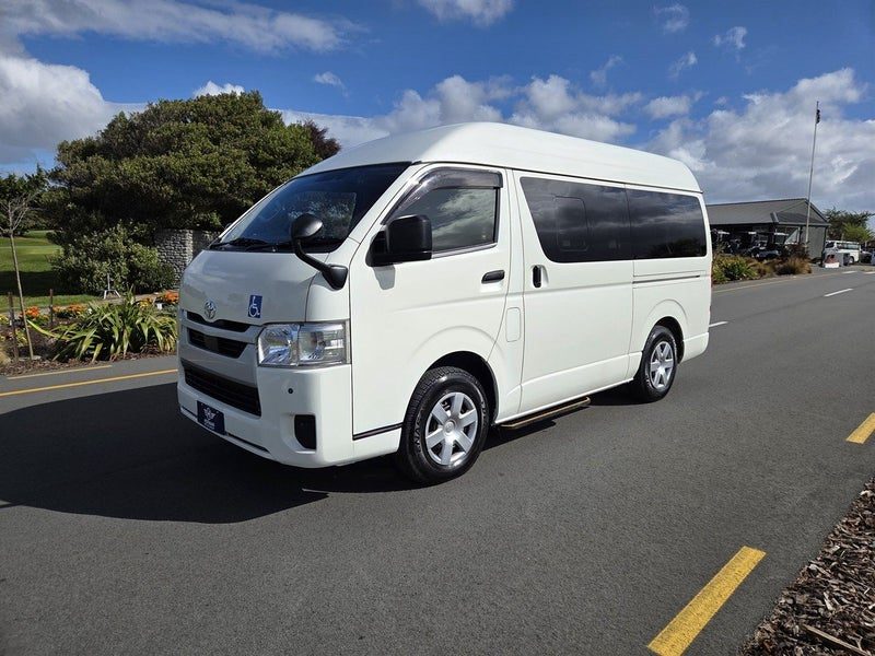 2020 Toyota Hiace Mobility Wheel Chair, photo 3