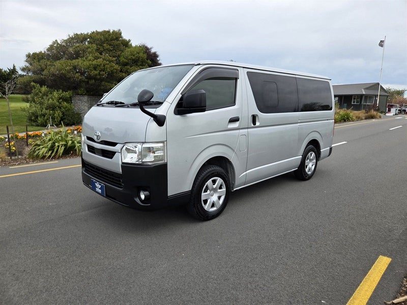 2021 Toyota Hiace Diesel 2.8 TD 4WD 5 Door LWB, photo 3