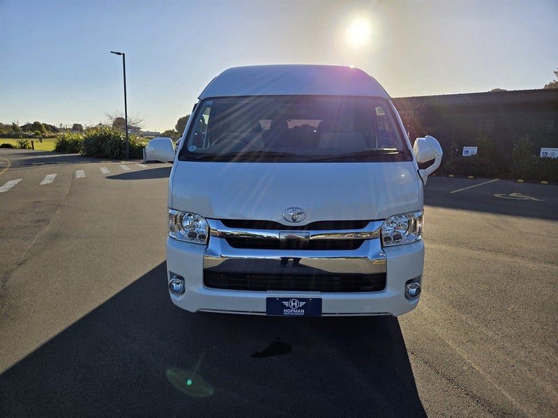 2019 Toyota Hiace 12 Seat 2.8TD GL Minibus, photo 2