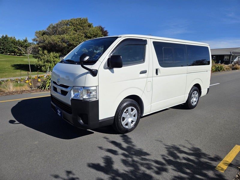 2022 Toyota Hiace Diesel 2.8 TD LWB 6AT, photo 3