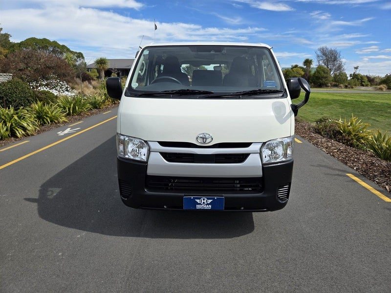 2021 Toyota Hiace Petrol 2.0 5 Door LWB 6AT, photo 2