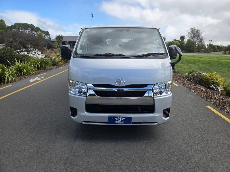 2022 Toyota Hiace Diesel 2.8 TD GL 5 Door LWB 6AT, photo 2