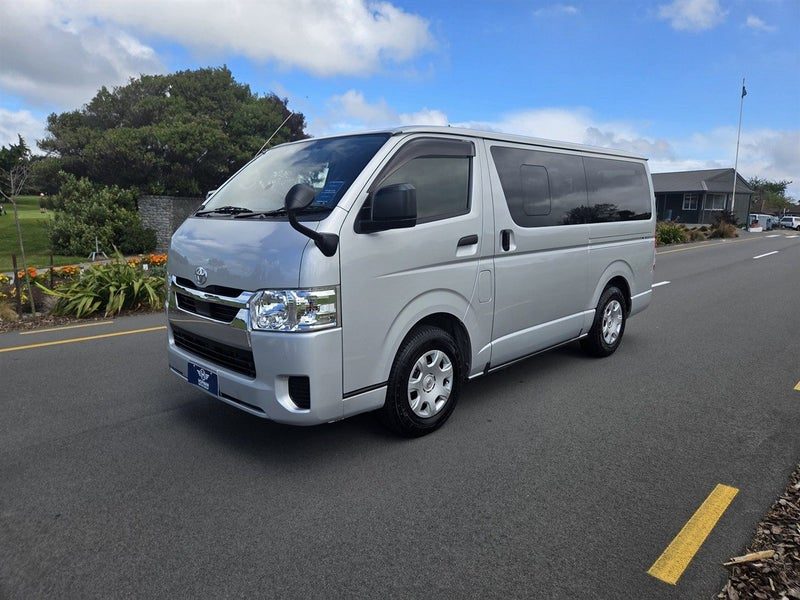 2022 Toyota Hiace Diesel 2.8 TD GL 5 Door LWB 6AT, photo 3
