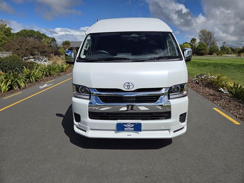 2026 Toyota Hiace Grand Cabin 10 Seater 4WD, photo 2