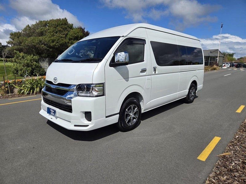 2026 Toyota Hiace Grand Cabin 10 Seater 4WD, photo 3