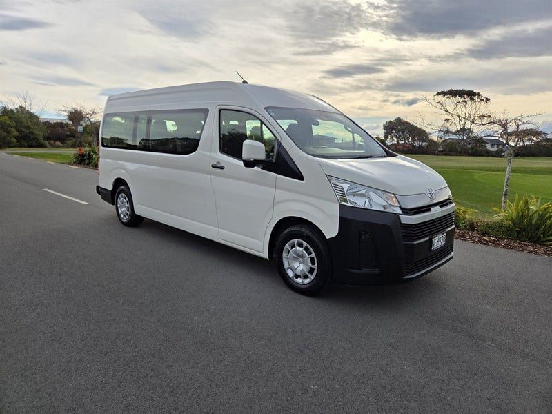 2020 Toyota Hiace ZX 10 Seat MB 2.8TD/6AT