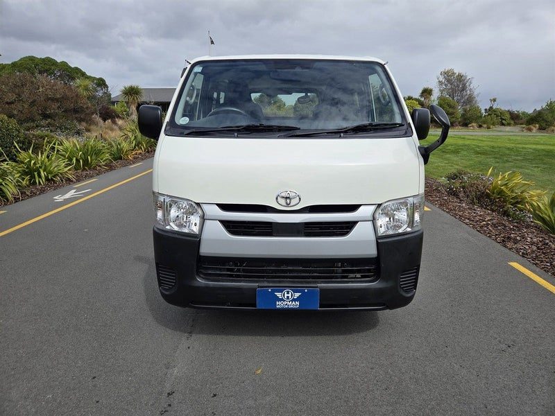 2020 Toyota Hiace Petrol 2.0 6AT LWB, photo 2