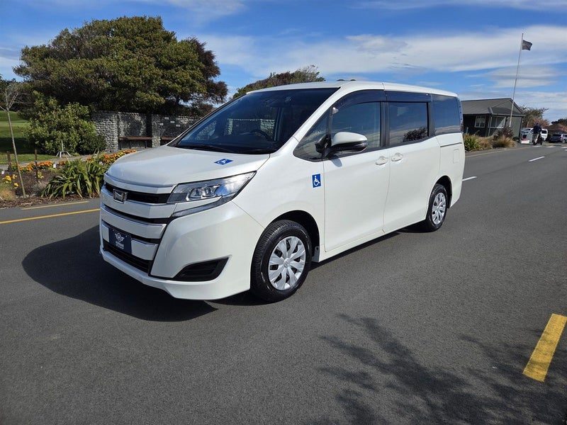 2021 Toyota Noah Mobility Welcab, photo 3