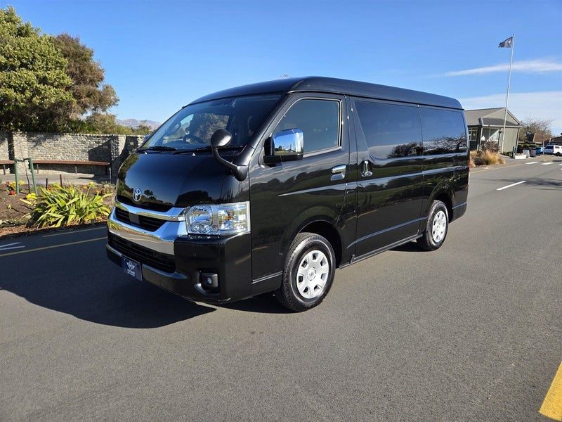 2025 Toyota Hiace 10 Seater GL 4WD, photo 3