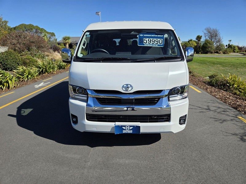 2026 Toyota Hiace 10 Seater GL, photo 2