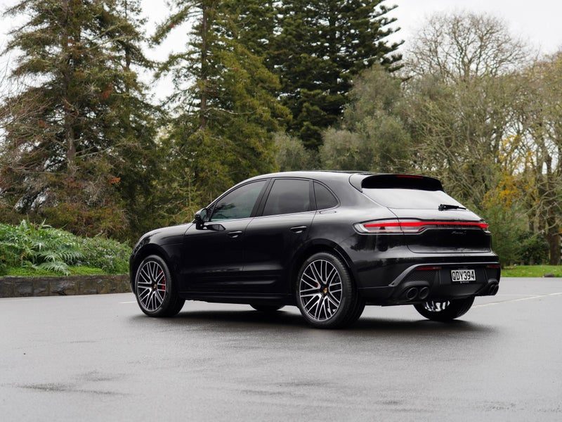 2023 Porsche Macan S 2.9P 4WD 7A 4Dr Wagon, photo 2