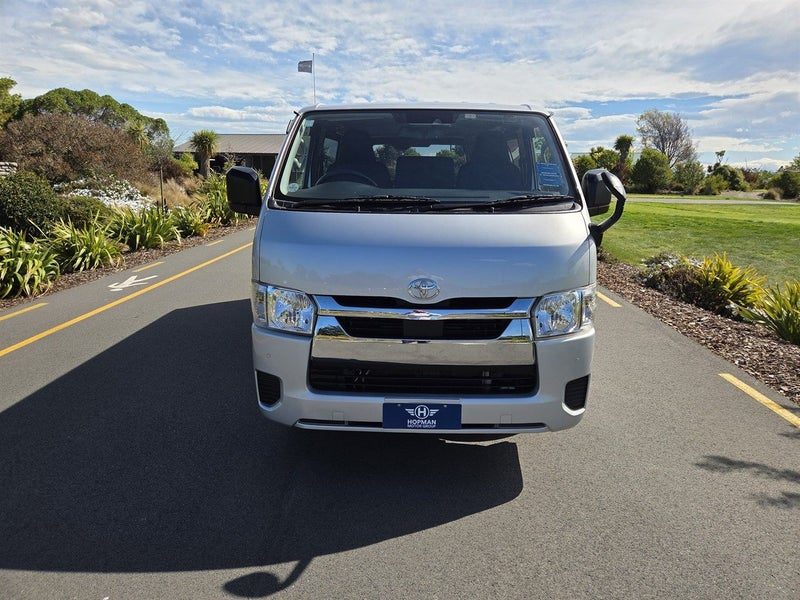 2021 Toyota Hiace Diesel 2.8TD GL 5dr LWB 6AT, photo 2