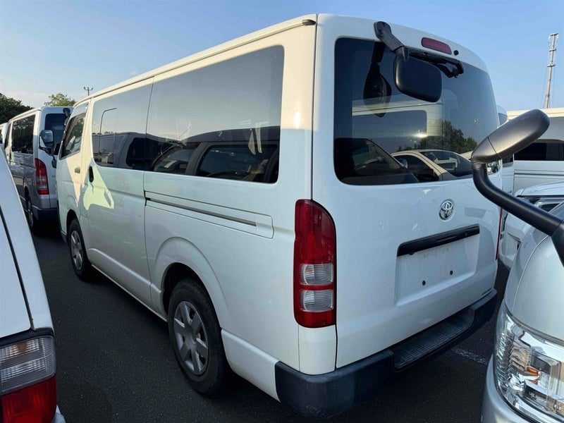 2017 Toyota Hiace VAN, photo 3