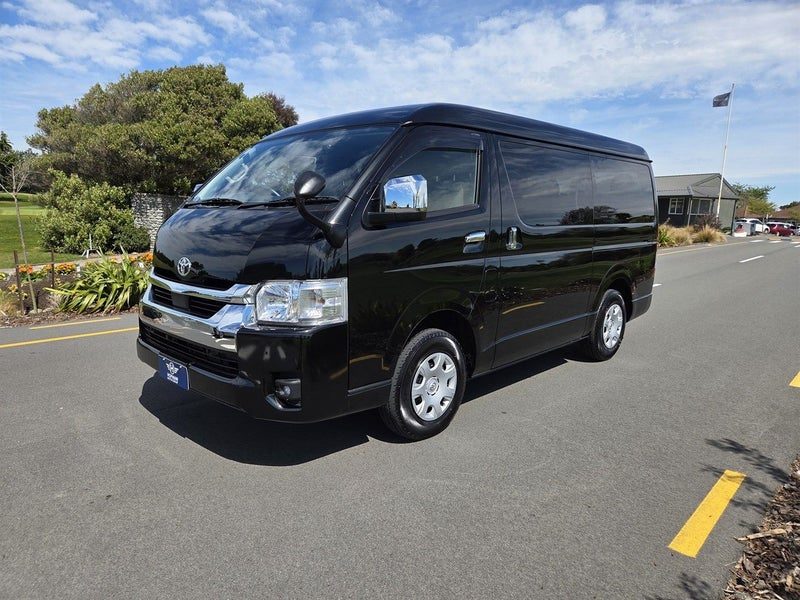 2025 Toyota Hiace 10 Seat 2.7P 4WD GL Package, photo 3