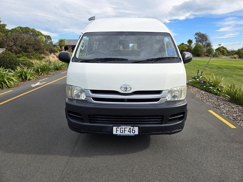 2010 Toyota Hiace 11 Seat 3.0TD ZX, photo 2
