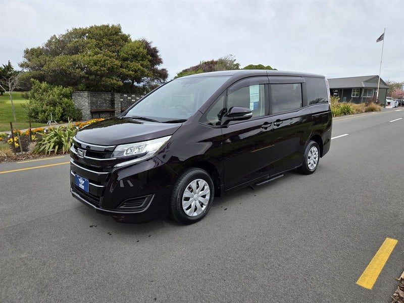 2021 Toyota Noah Mobility Welcab, photo 3
