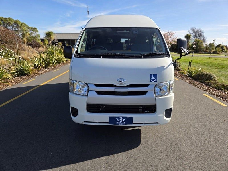 2020 Toyota Hiace Mobility Wheel Chair, photo 2