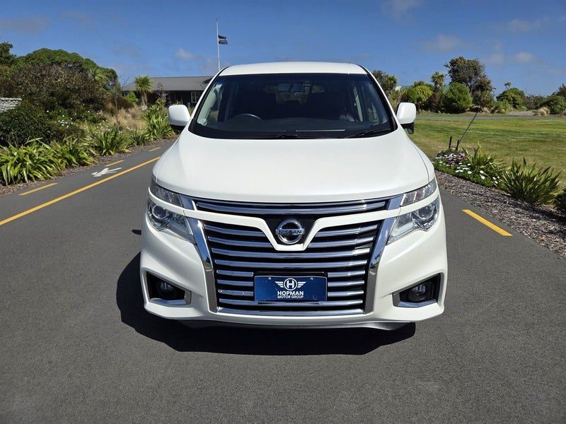 2017 Nissan Elgrand 250 Highway Star S, photo 2