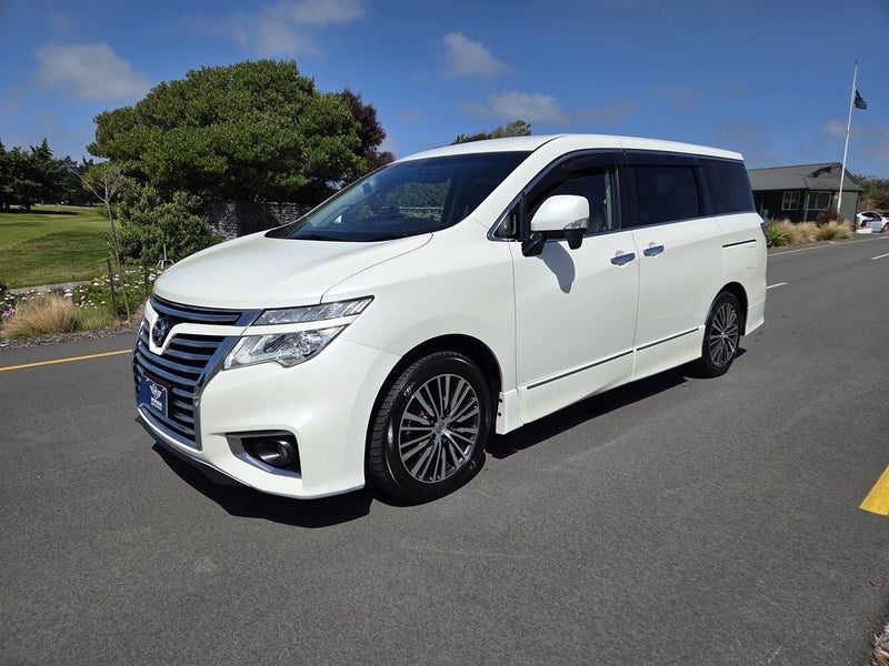 2017 Nissan Elgrand 250 Highway Star S, photo 3