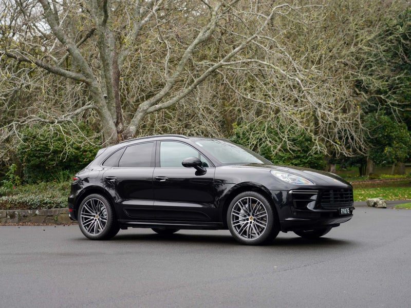 2020 Porsche Macan Turbo 2.9P 4WD 7A 4Dr Wagon, main photo