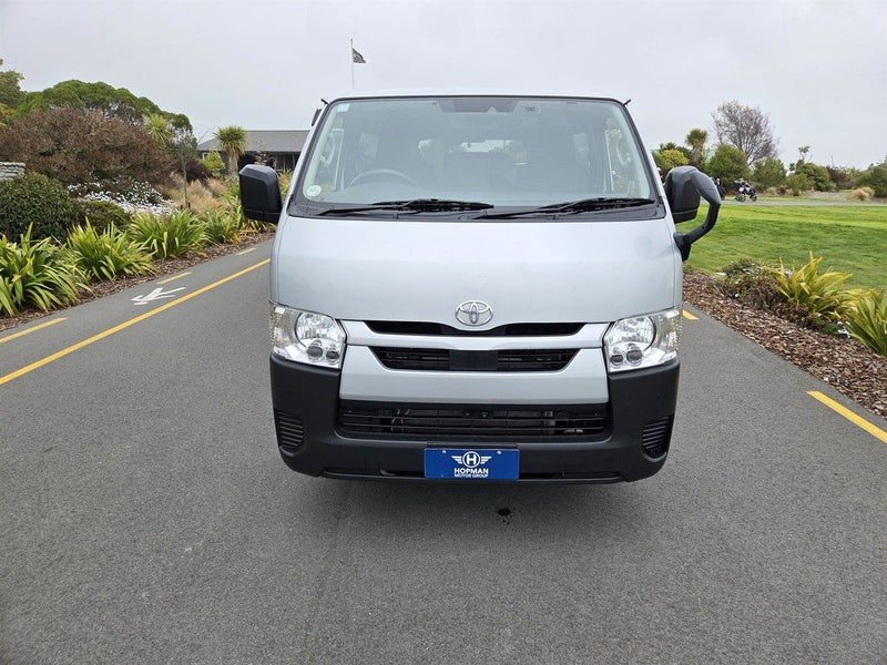 2021 Toyota Hiace Diesel 2.8 TD 5 Door LWB 6AT, photo 2
